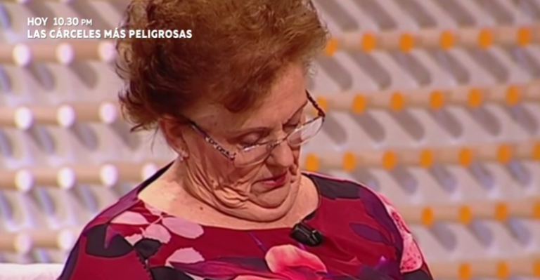 Abuelita se hizo famosa por dormirse en programa de TV