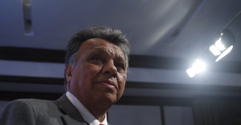 Elías Figueroa comentó foto donde sale bien dotado