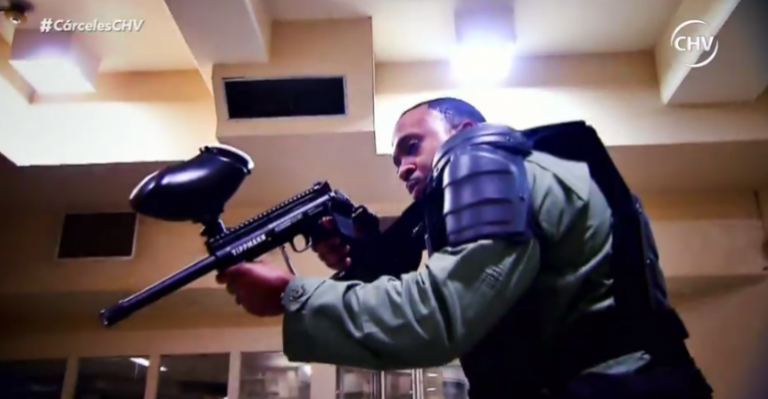 Oficiales realizaron operativo sorpresa en busca de un teléfono