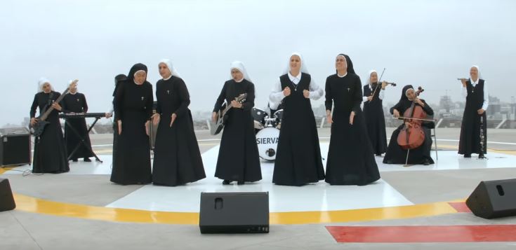 Las Siervas: Grupo de rock de monjas causa furor en el mundo