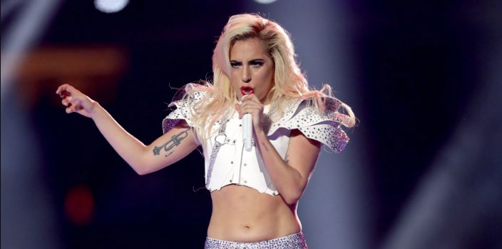 Lady Gaga dijo estar orgullosa de su cuerpo tras críticas