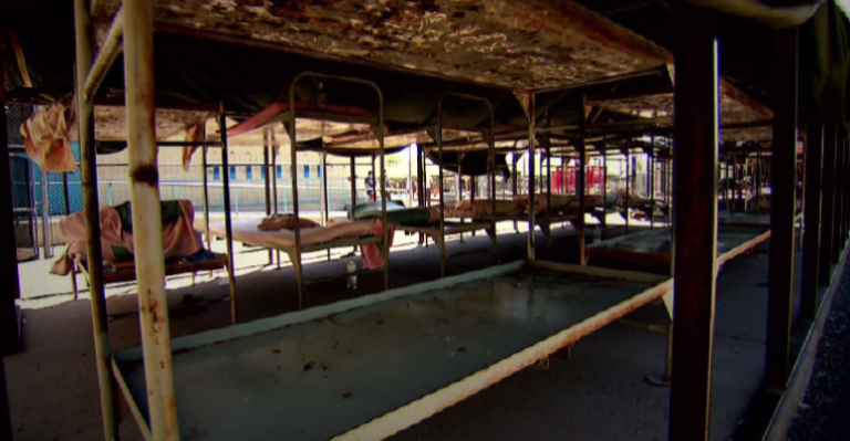 El infierno de la ciudad de las carpas en Arizona