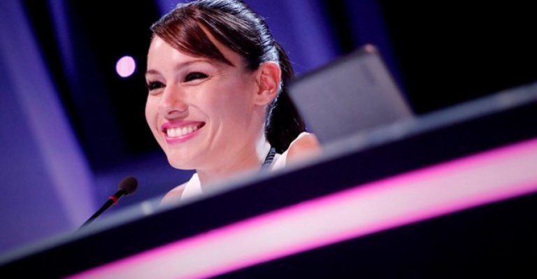 Pampita impactó con sensual sesión fotográfica en el caribe