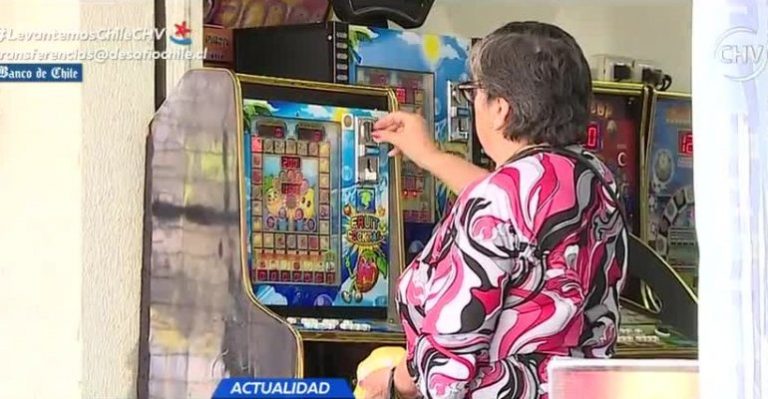 Mujeres chilenas demuestran adicción a tragamonedas