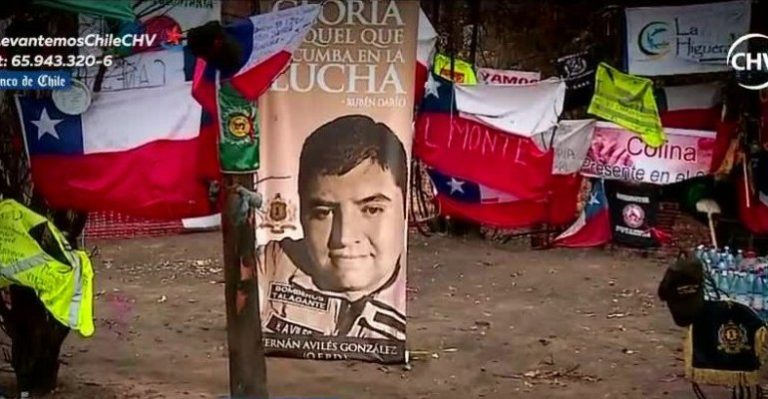 Bomberos se encomiendan a animita de mártir de institución