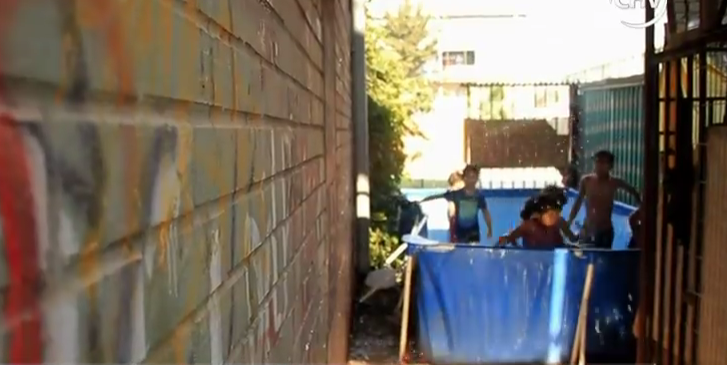 Vecinos en conflicto por una piscina en espacio común