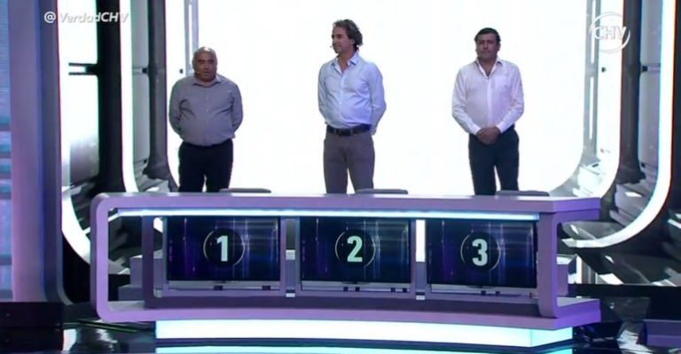 Es un maquillador de muertos en servicios fúnebres