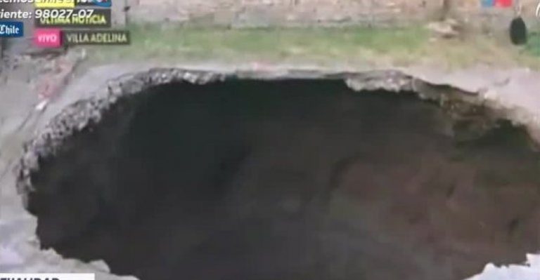 Mujer cayó a agujero de 10 metros de profundidad en su patio