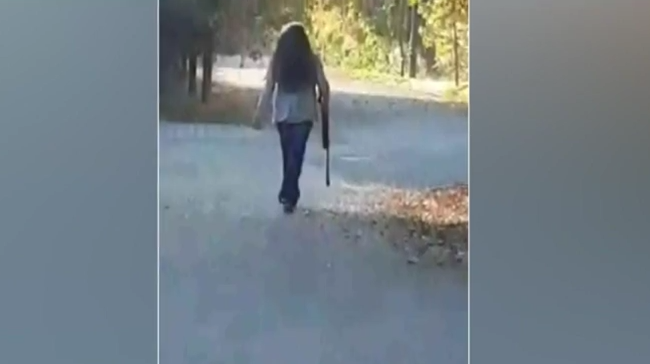 Impacto por video de mujer disparando a perro en Chicureo