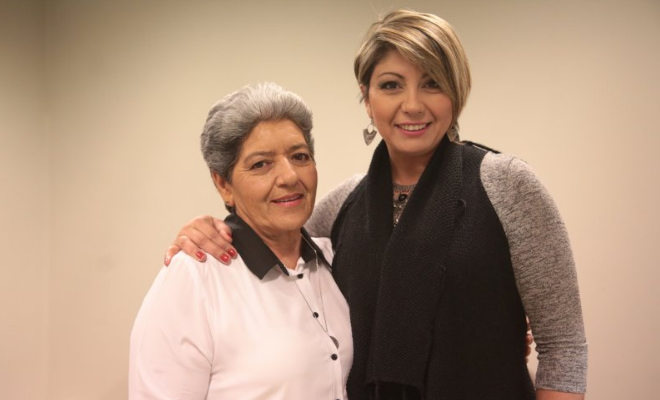 Marianely se juntó con la mensajera para resolver dudas