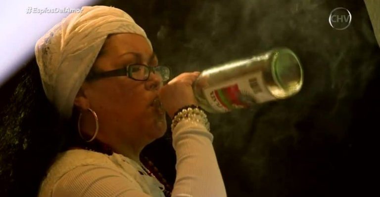 Psíquica dio pistas a Nicole de cómo llegar donde su suplantadora