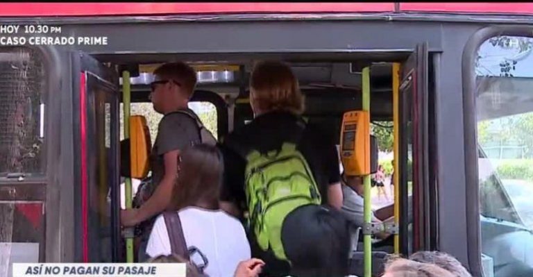 Entrevistamos a evasores del Transantiago en La Mañana