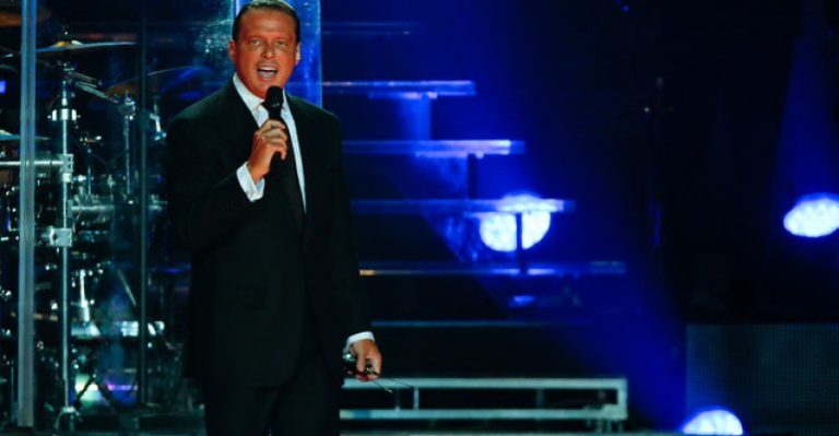 Luis Miguel reapareció con desconocida rubia en Los Ángeles