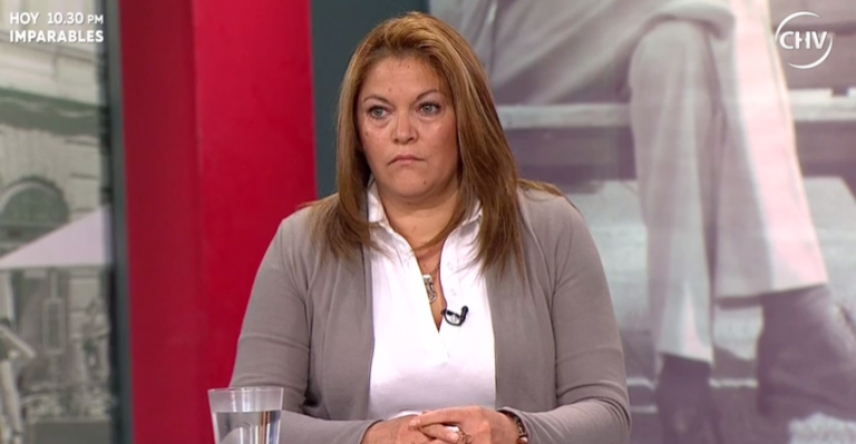 Jaqueline quiere que su hermana solucione el tema de las deudas de su casa - Parte 1