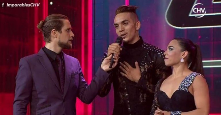 Sandra y Sebastián impresionaron por complicidad y trucos en su bachata