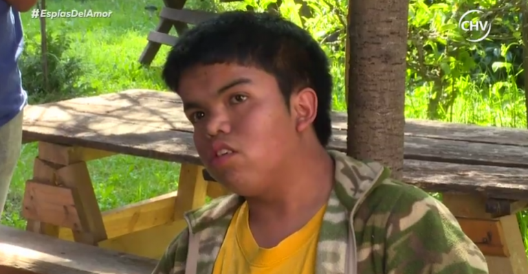 Ruth descubrió que su amor virtual era un hombre pequeño