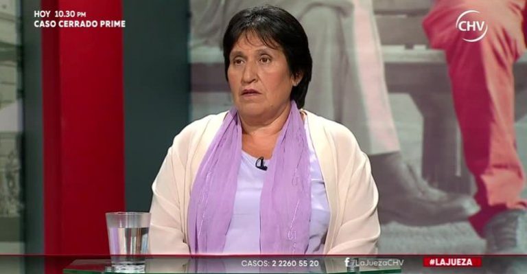 Cecilia exige a Flor que le otorgue un poder para tramitar su casa