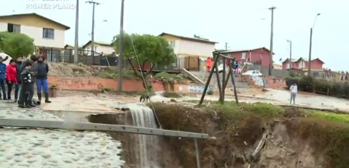 Plaza despareció por derrumbe en Coquimbo - Parte 1