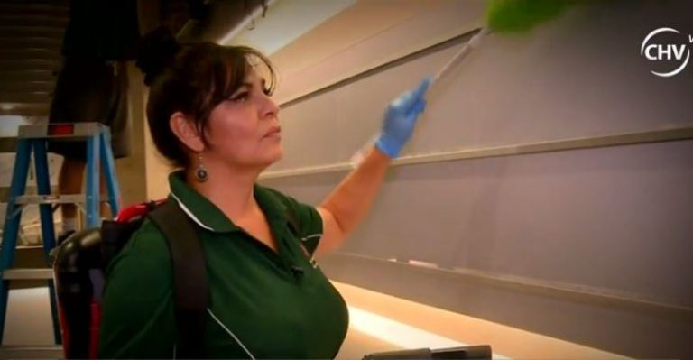 Tatiana Merino mostró su trabajo de limpieza en Australia - Parte 1