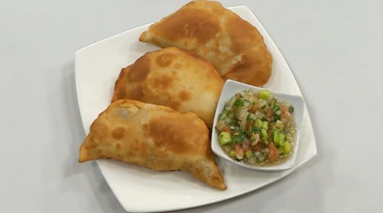 Empanadas de mariscos y cochayuyo preparó el chef Alex - Parte 1