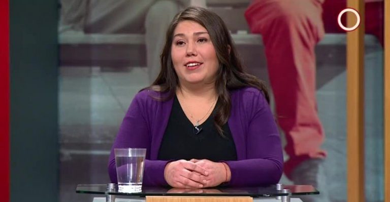 Claudia pide a sus hermanos que la ayuden a cuidar a su padre - Parte 2