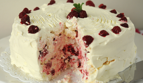 Torta de merengue preparó Osvaldo Vilas en Cocineros Chilenos - Parte 2