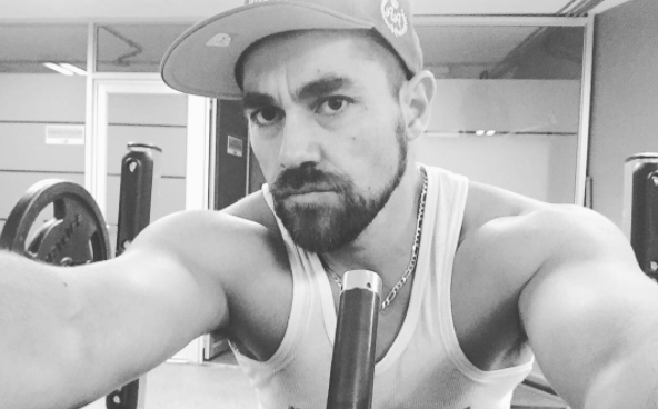 Bailarín Pablo Vargas fue detenido por daños a motel