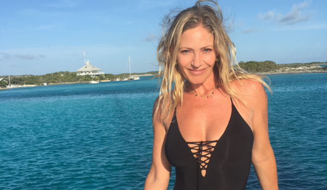 Famosas que pasaron las 40 primaveras se lucen con bikinis - Parte 1