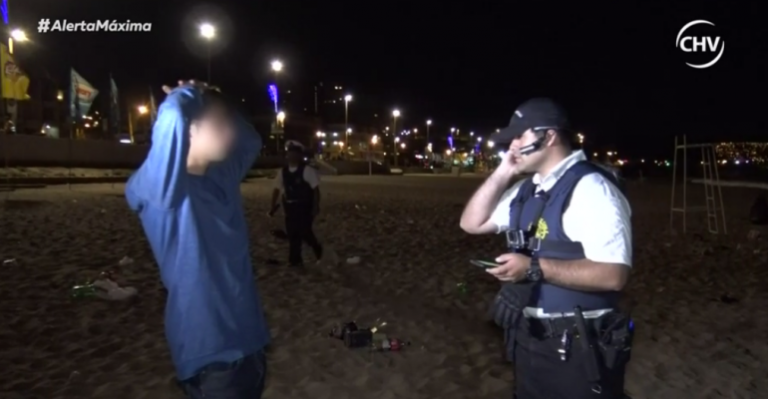 Policía Marítima debió llamar a padres de menores que bebían en la playa