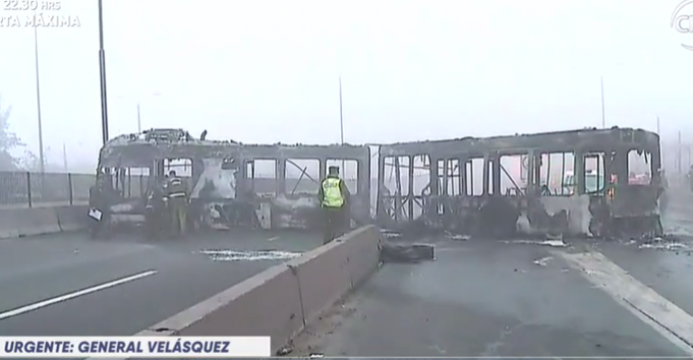 Queman bus de Transantiago en Cerrillos