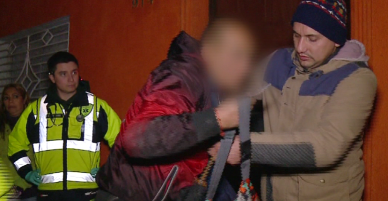 Vecinos increparon a personal del SAMU por no hacerse cargo de hombre en estado de ebriedad - Parte 2