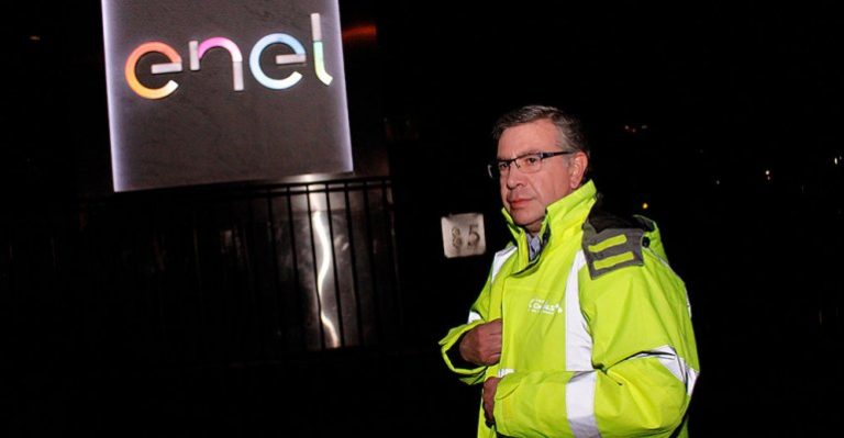 Joaquín Lavín alojará en un hotel a vecinos sin luz