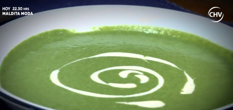 El secreto del plato: La creativa preparación de la sopa verde