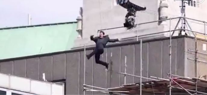 Tom Cruise sufrió duro golpe grabando peligrosa escena