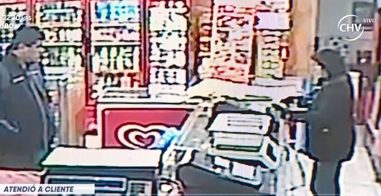 Delincuente atendió clientes en panadería que asaltaban