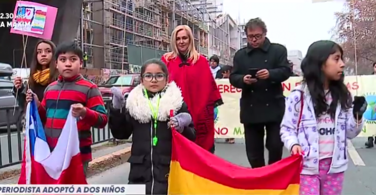 Pamela Jiles asistió a marcha por niños del Sename