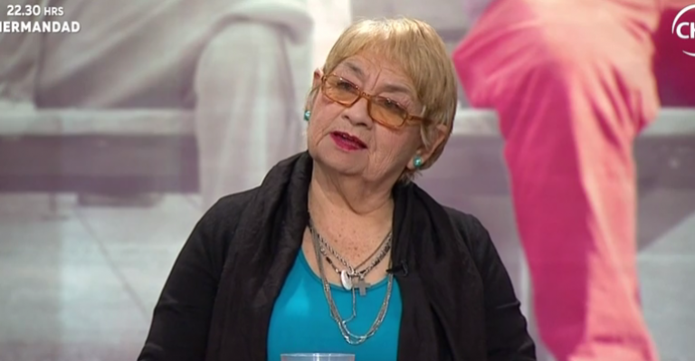 Digna exige que Luis le dé el divorcio