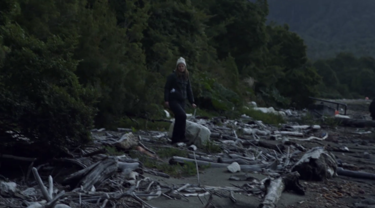 La negra marca de humanidad en zona de ballenas