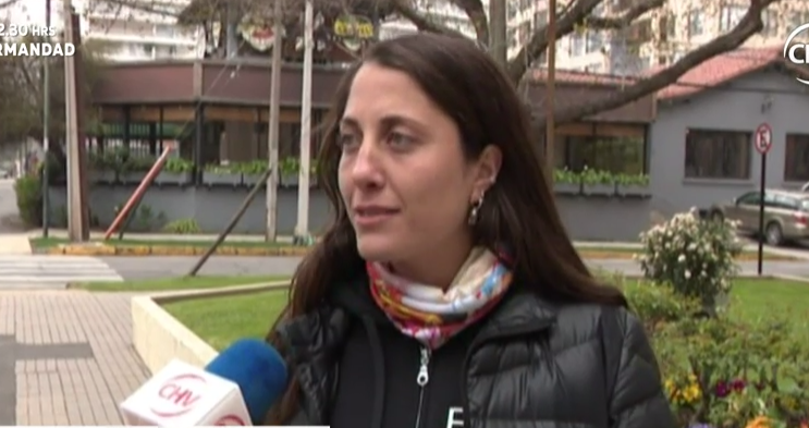 Mujer denuncia que vendedor la grabó en probador de tienda