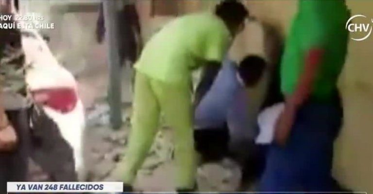 Video de rescate de niños en un colegio impacta al mundo