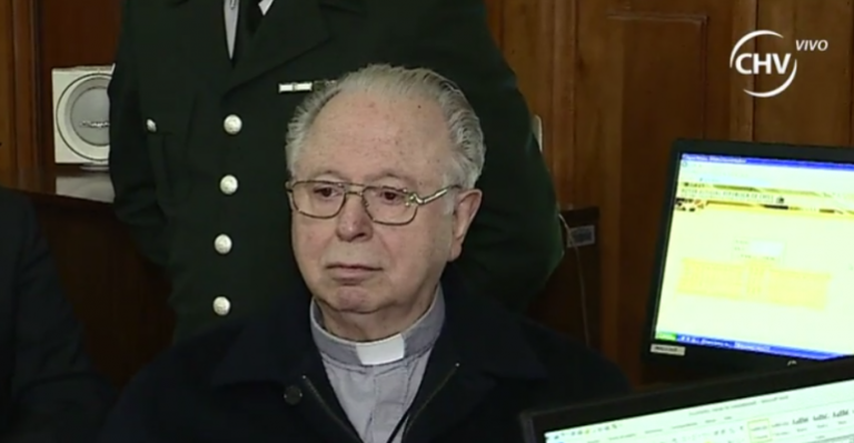 Víctima de Karadima se refirió a atención del cura en UC