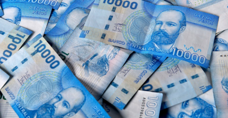 Pasajera recibió por error maleta con 108 millones de pesos