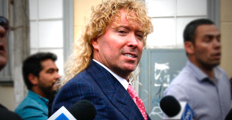 Farkas regaló más de $360 mil en el local de votación