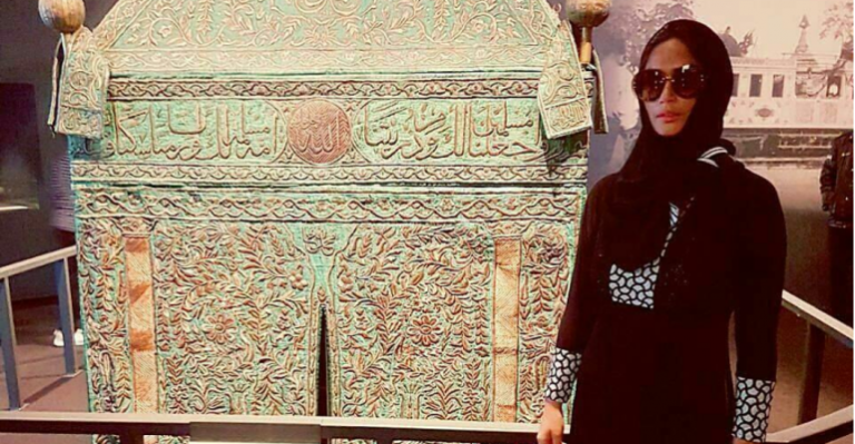 Pamela Díaz hace de las suyas en los Emiratos Árabes Unidos