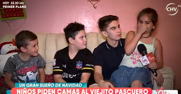 Niños que pidieron camas al Pascuero recibieron regalos - Parte 1