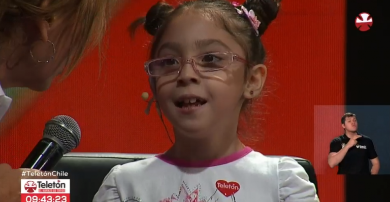 Florencia Catalán: la niña que vive su rehabilitación con humor