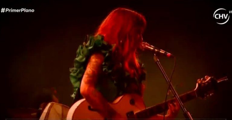 Mon Laferte y su historia con Leonardo Farkas