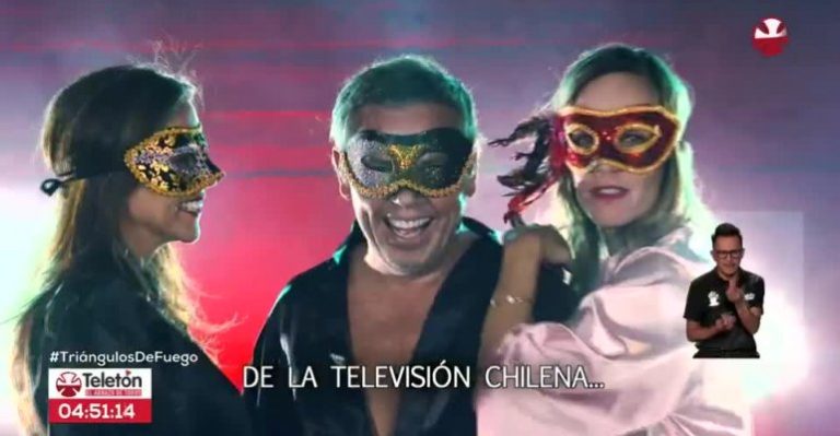 Viñuela desató ovación con su sensual zunga aleopardada en Triángulos de Fuego