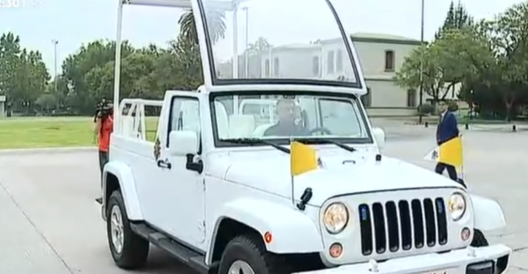 Francisco I se trasladará en moderno Papamóvil