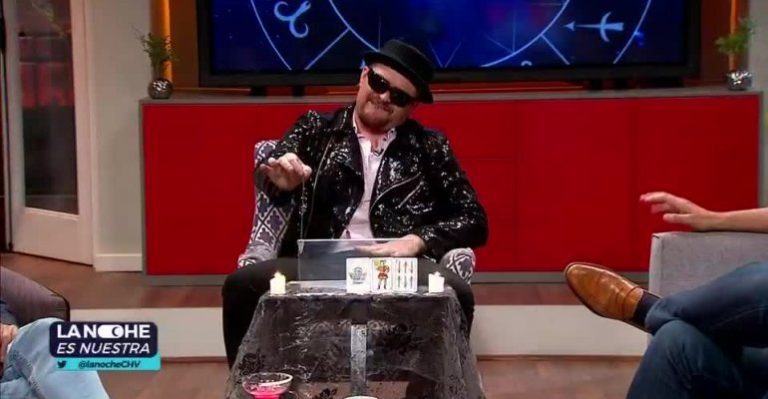 Junior Playboy leyó las cartas para contar que nos deparará el futuro - Parte 2